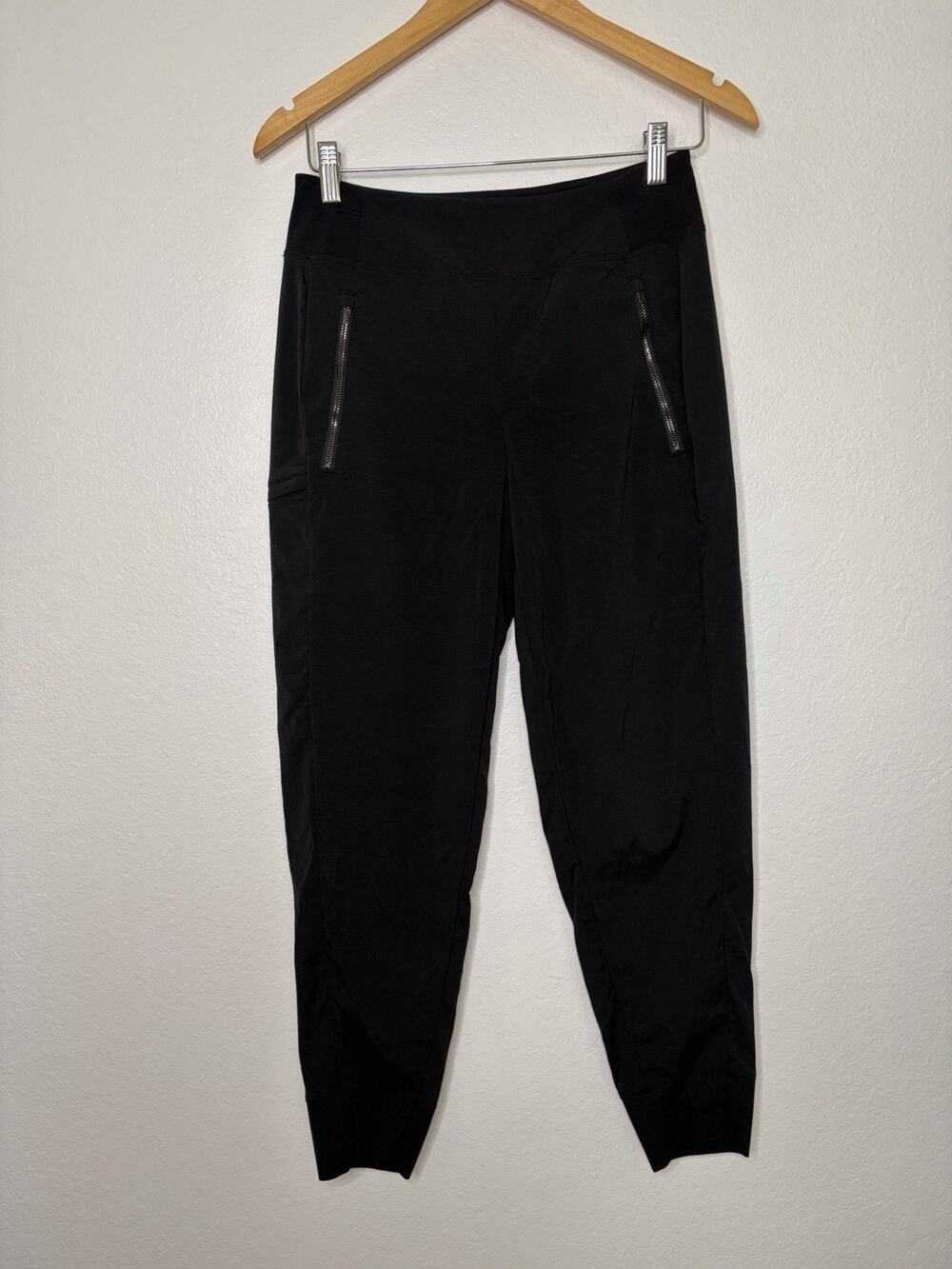 Athleta Trekkie North High Rise Joggers in Black Size 2P Athleisure